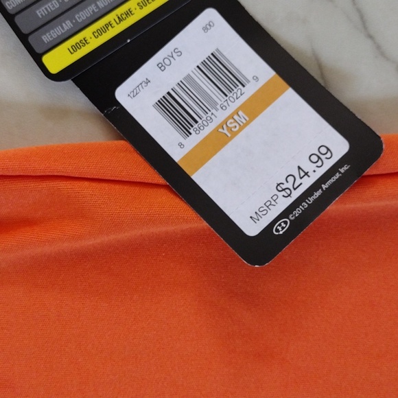 Under Armour T-shirt. - Picture 3 of 9